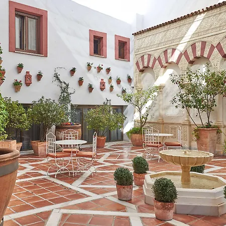 Nh Califa Otel 4*