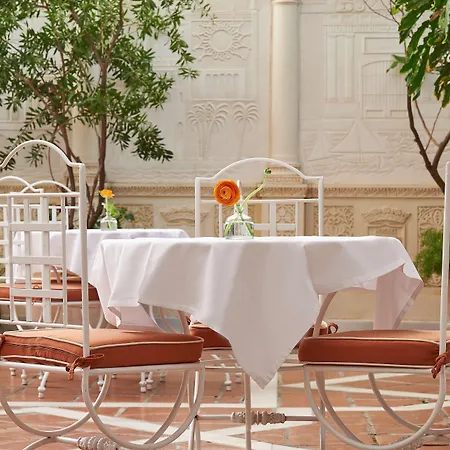 Hotel Nh Califa