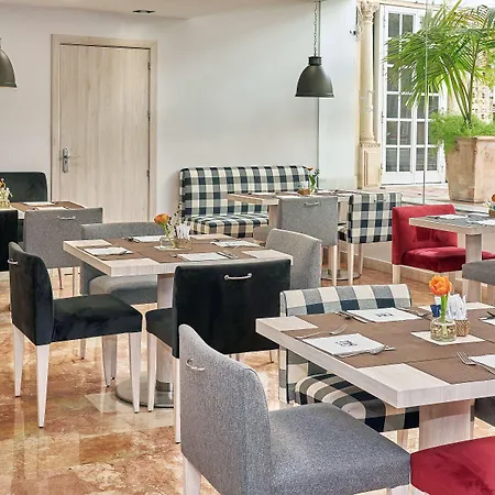 Hotel Nh Califa 4*