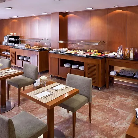 Hotel Nh Califa