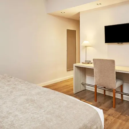 Hotel Nh Califa