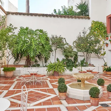 Nh 칼리파 호텔 4*