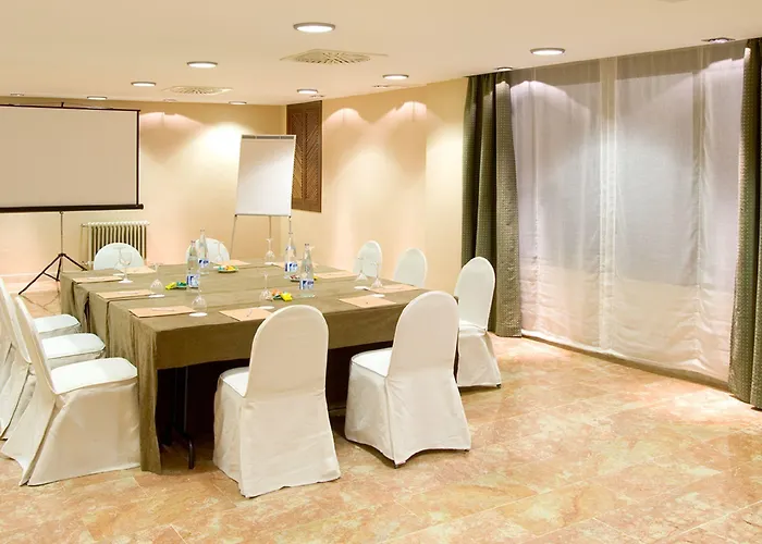 Nh 칼리파 호텔 4*