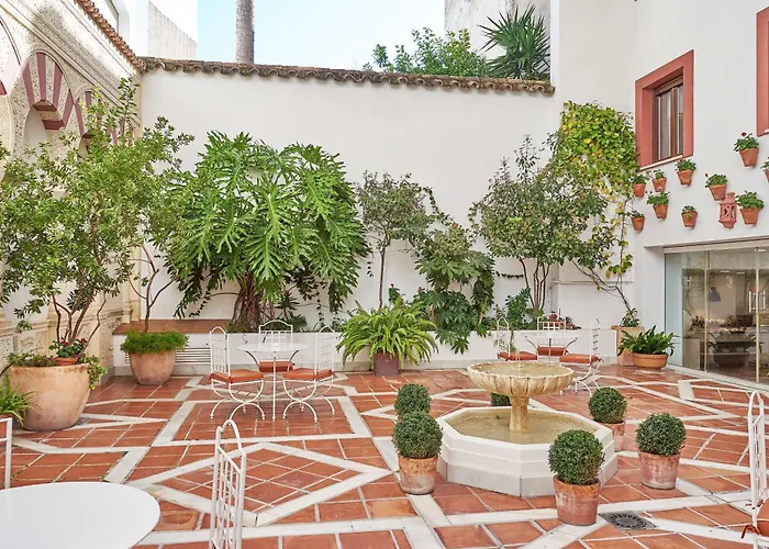 Nh 칼리파 호텔 4*