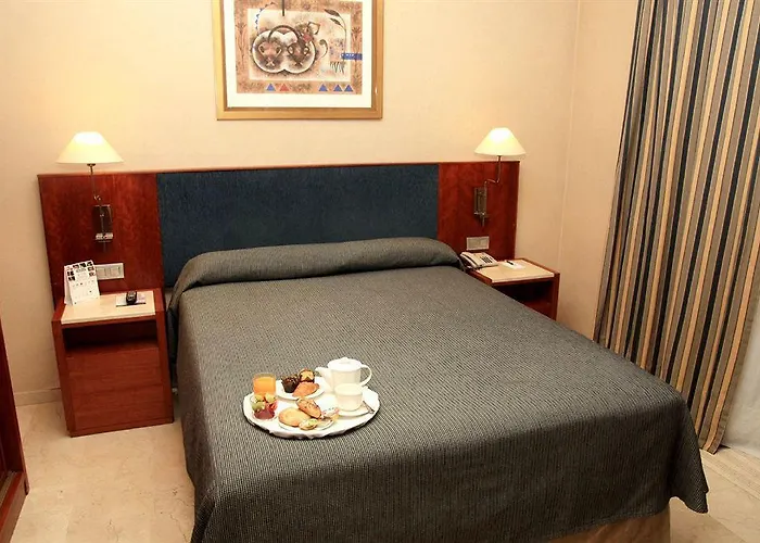 Nh 칼리파 호텔 4*