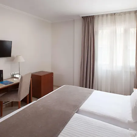 Hotel Nh Califa 4*