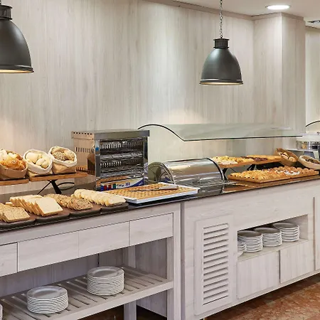 Hotel Nh Califa 4*