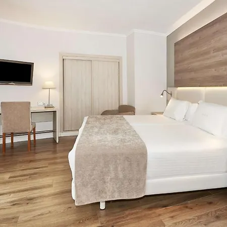 Hotel Nh Califa