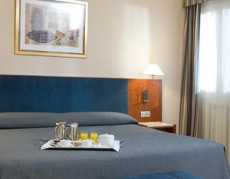 Nh カリファ ホテル 4*